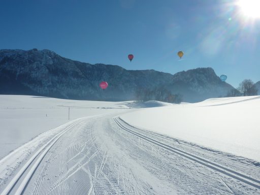 Loipe in Inzell mit Blick auf Inzell
